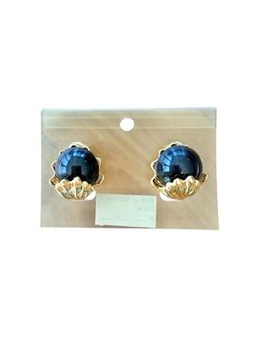 Vintage 80s Shell Clip On Earrings Black Gold Tone Clamshell Hollywood Regency